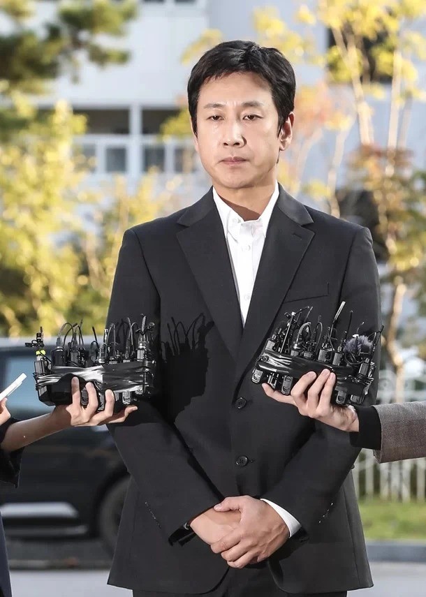 Thấy gì từ lời cảnh tỉnh của cựu tổng thống Hàn Quốc vụ Lee Sun Kyun qua đời ảnh 5