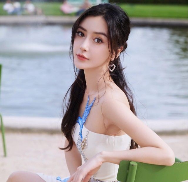 Showbiz 4/10: Tin mới vụ nữ ca sĩ diễn gợi dục ở trường học ảnh 5