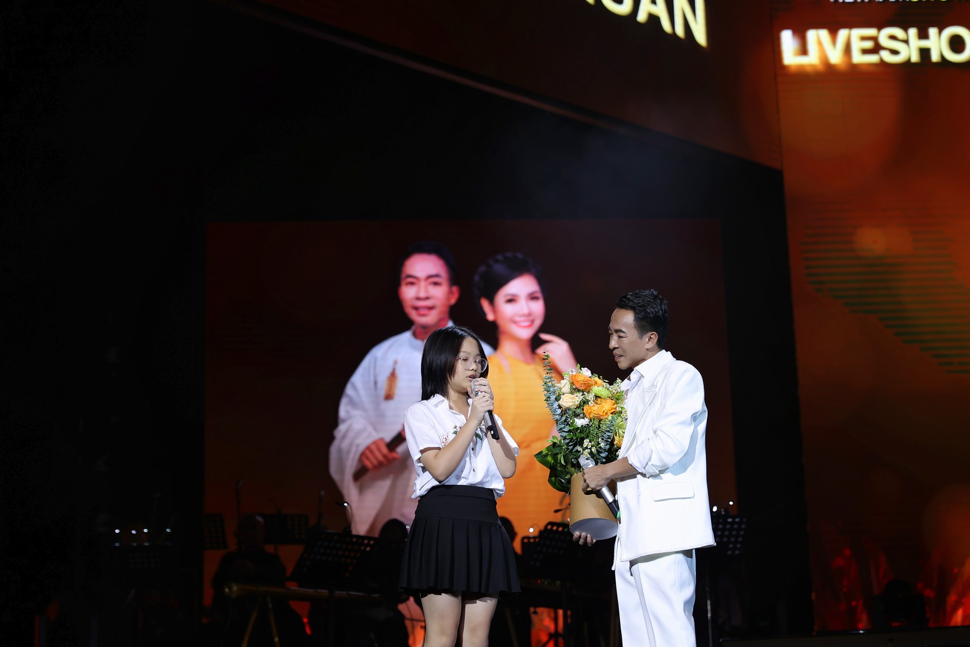 Showbiz 21/11: NSƯT Việt Hoàn sau ly hôn ảnh 1