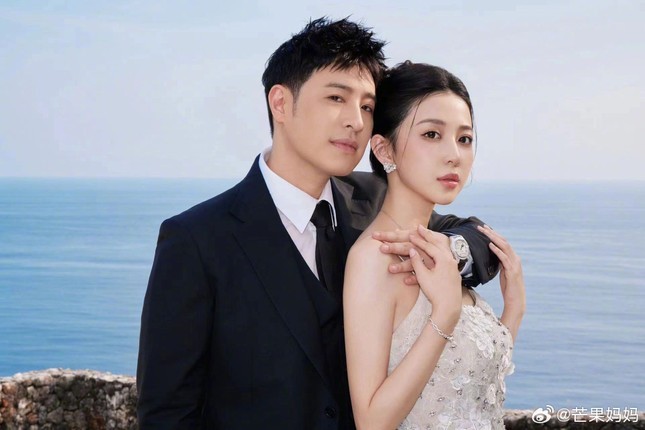 Showbiz 30/11: Nữ MC thời sự ở Nghệ An là con gái cựu tuyển thủ nổi tiếng ảnh 5