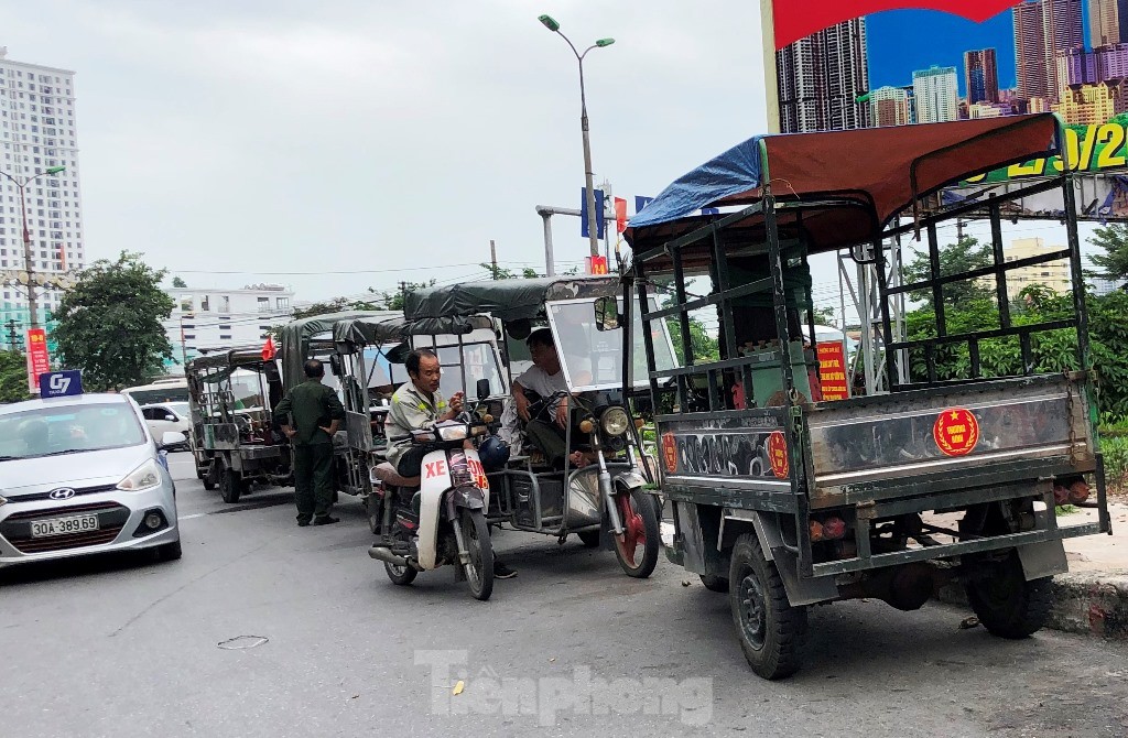 Xe ba bánh tự chế vẫn hoạt động nhộn nhịp trên đường Hà Nội ảnh 6