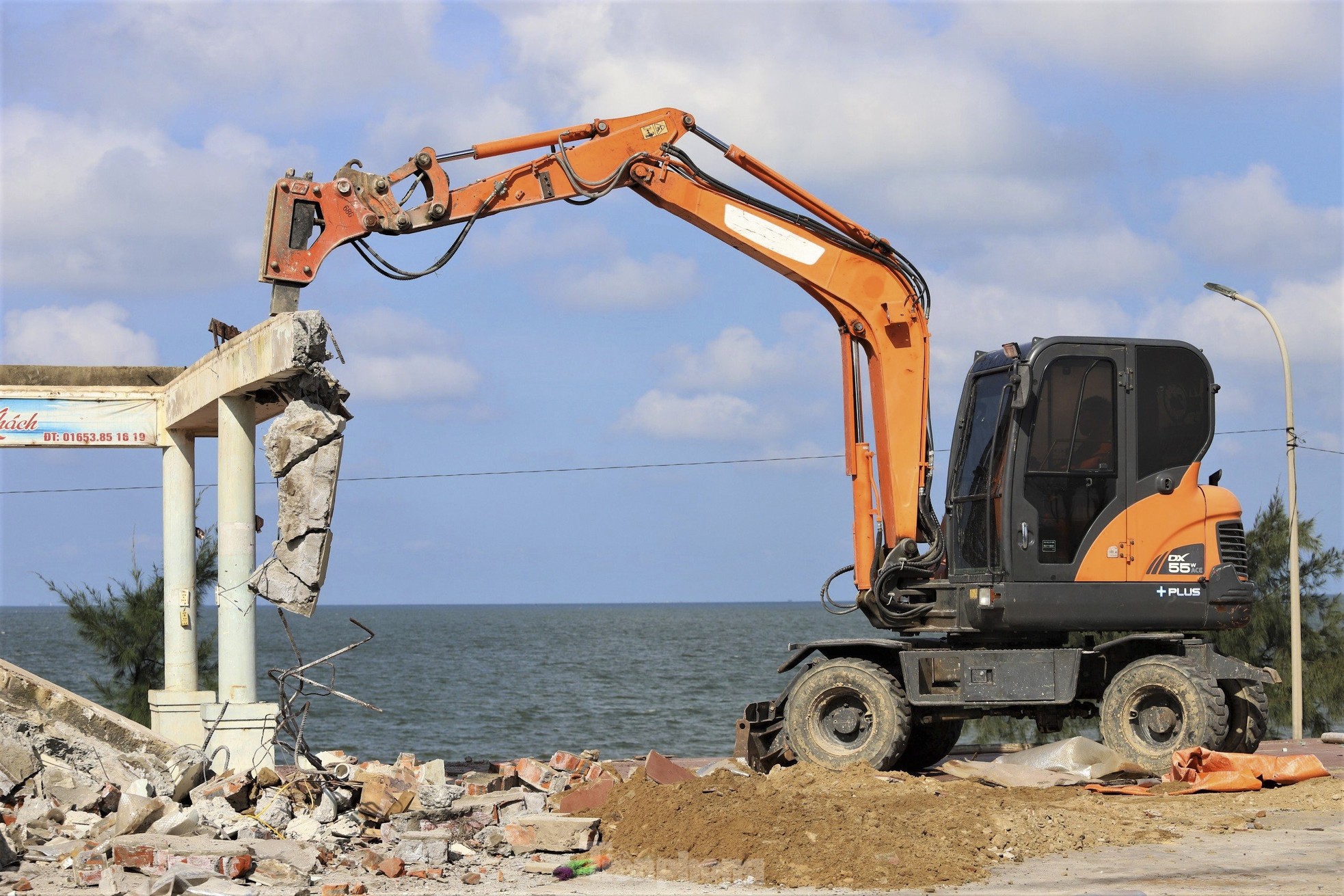 Khu du lịch Thiên Cầm 'lột xác' khi loạt ki-ốt chắn biển được tháo dỡ ảnh 7