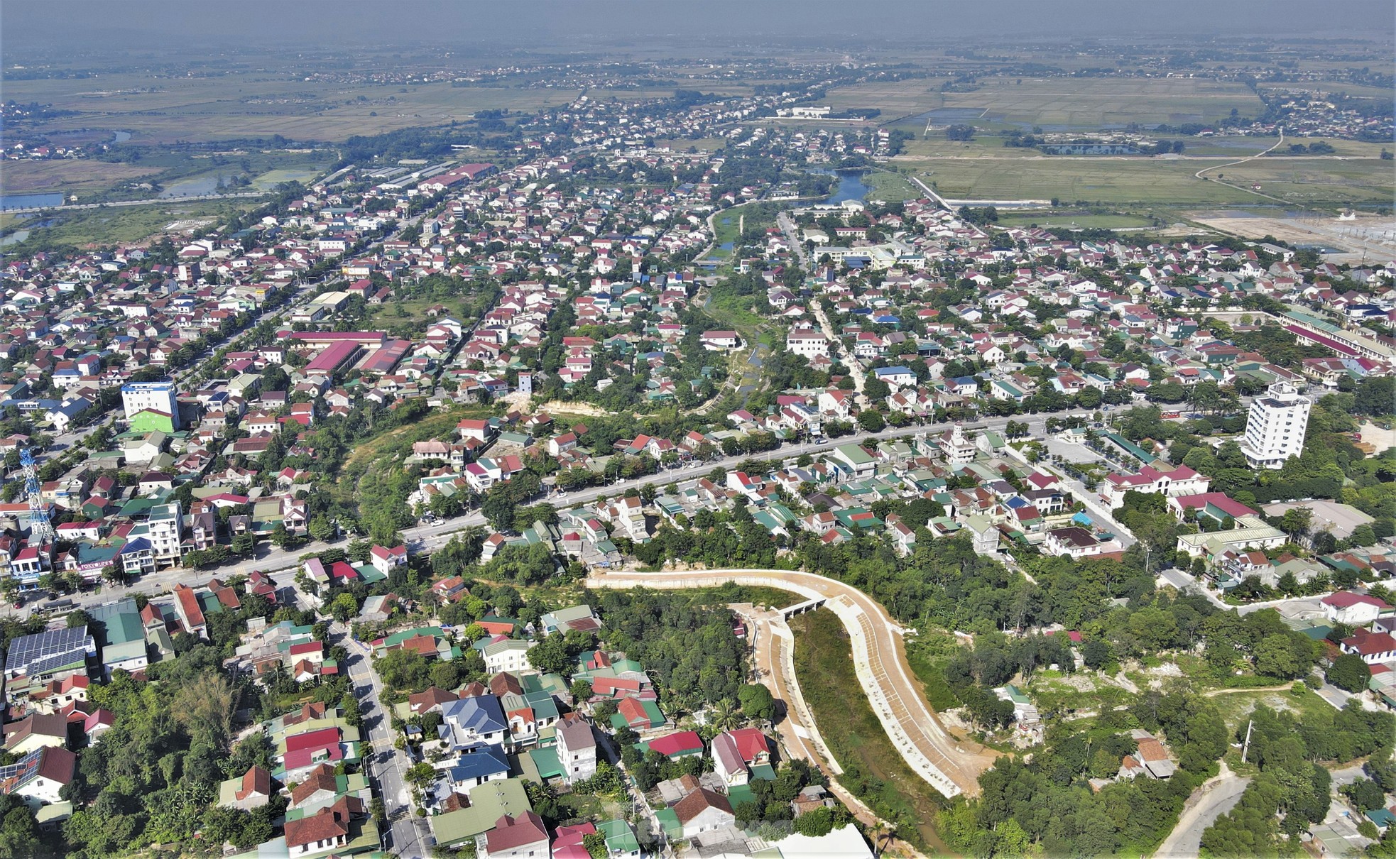 Hà Tĩnh: Đội vốn gấp đôi, kè chống sạt lở xây 5 năm vẫn dở dang ảnh 1