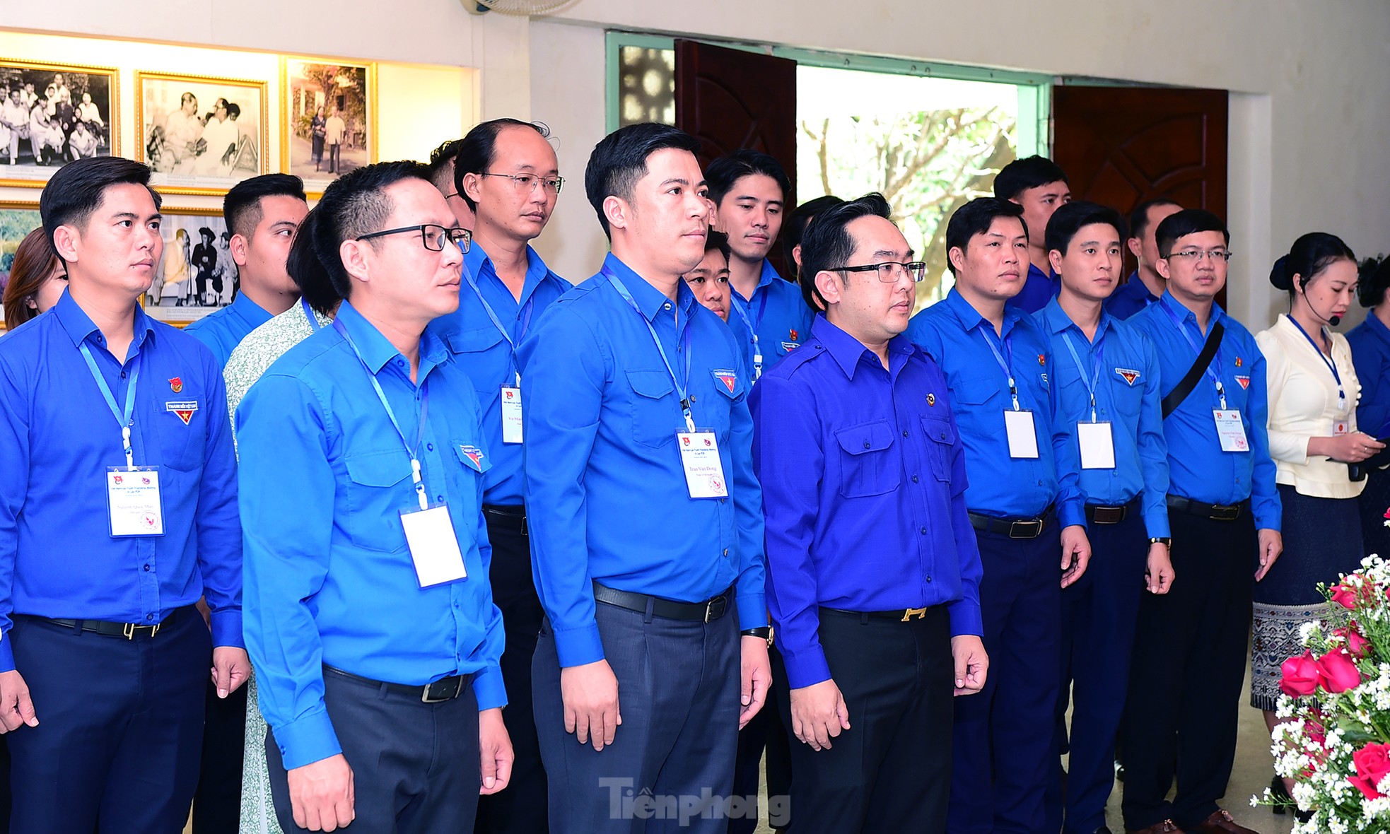 Đoàn đại biểu thanh niên Việt Nam dâng hoa tại tượng Chủ tịch Kaysone Phomvihane ảnh 18