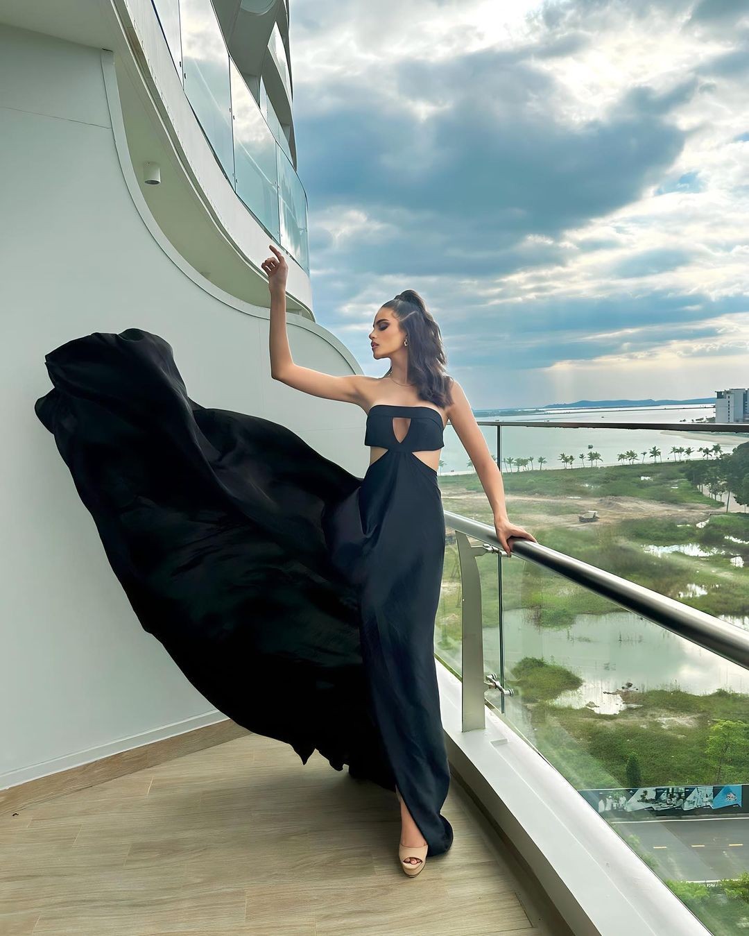Nhan sắc người đẹp trở nên nổi tiếng sau khi bị ngã ở Hoa hậu Hòa bình ảnh 19