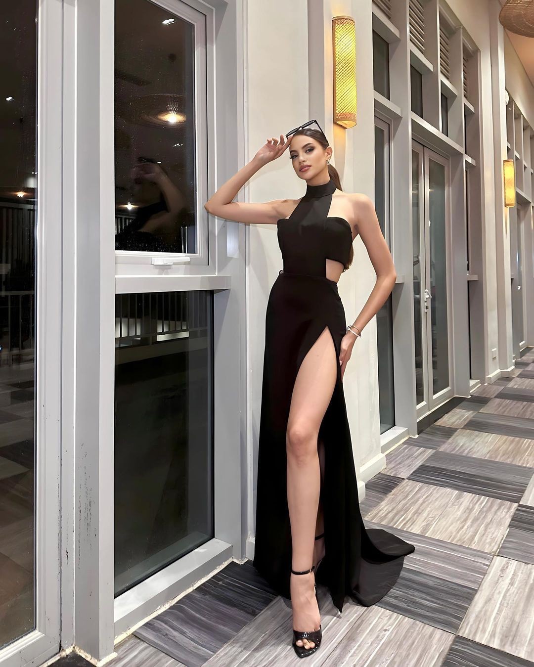 Nhan sắc người đẹp trở nên nổi tiếng sau khi bị ngã ở Hoa hậu Hòa bình ảnh 13