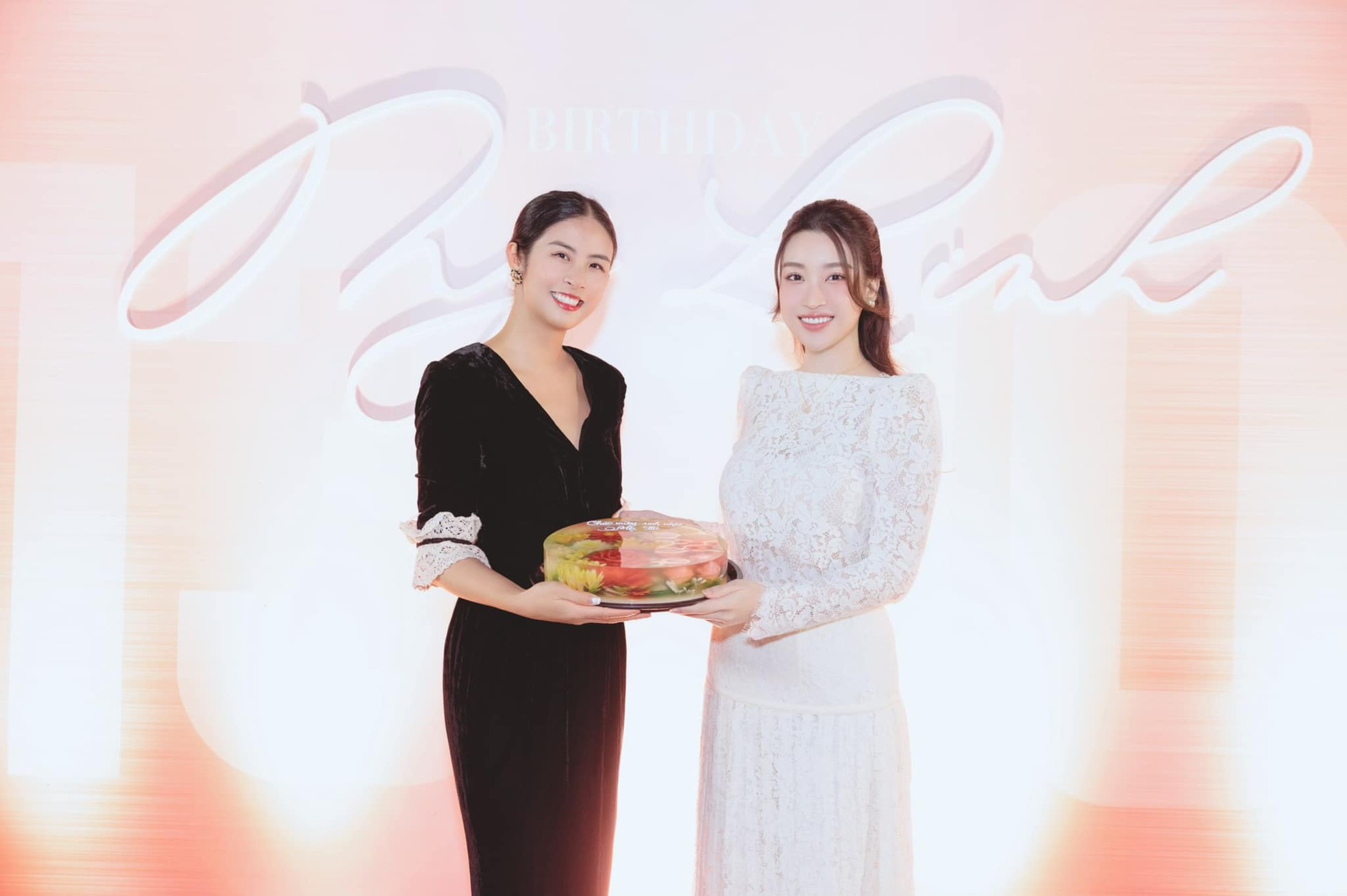 Đỗ Mỹ Linh sau thời gian dài mang bầu, sinh con ảnh 6