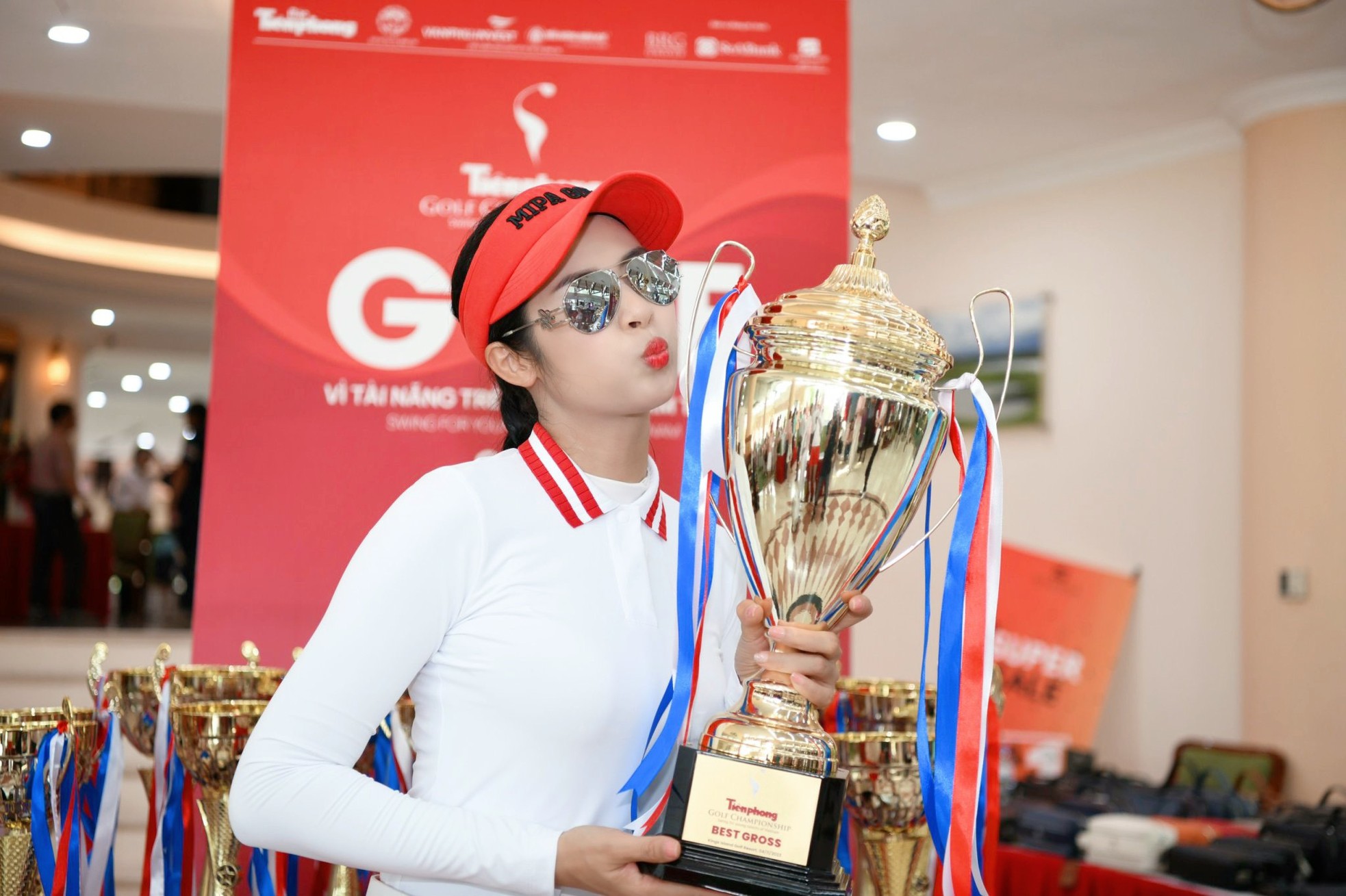 Top 3 Hoa hậu Việt Nam 2022 khoe sắc tại Tiền Phong Golf Championship ảnh 14