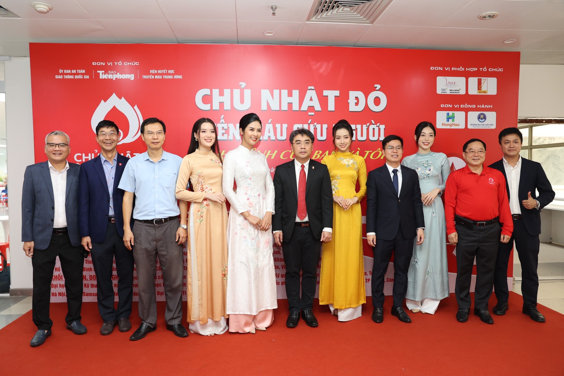 Ngọc Hân, Phương Nga diện áo dài nền nã tại họp báo Chủ Nhật Đỏ lần thứ XVI - năm 2024 ảnh 1