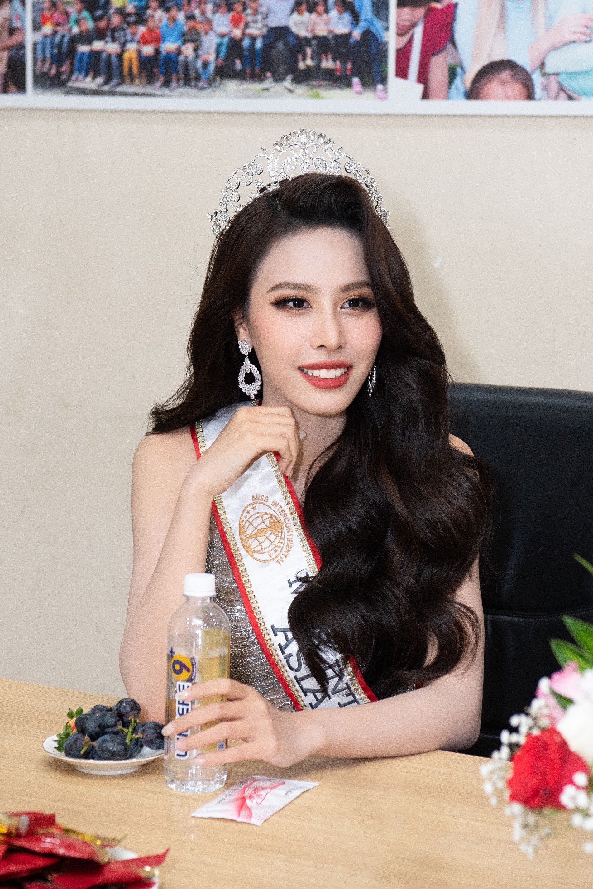 Ngọc Hằng về cùng vương miện Á hậu 2 Hoa hậu Liên lục địa ảnh 15