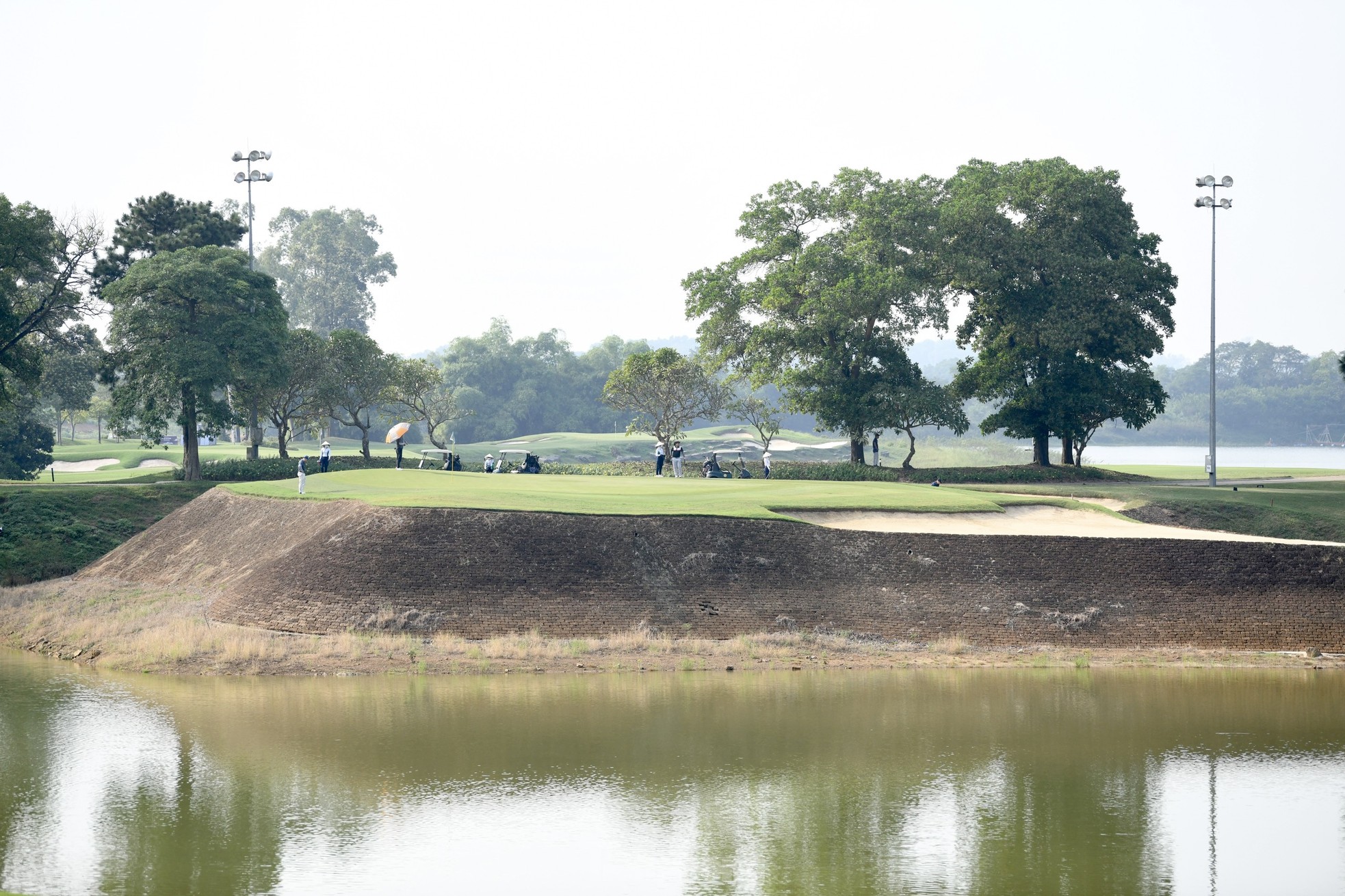 Khung cảnh mùa thu đẹp đến nao lòng của sân Kings Course trong mùa thứ 7 Tiền Phong Golf Championship 2023 ảnh 7