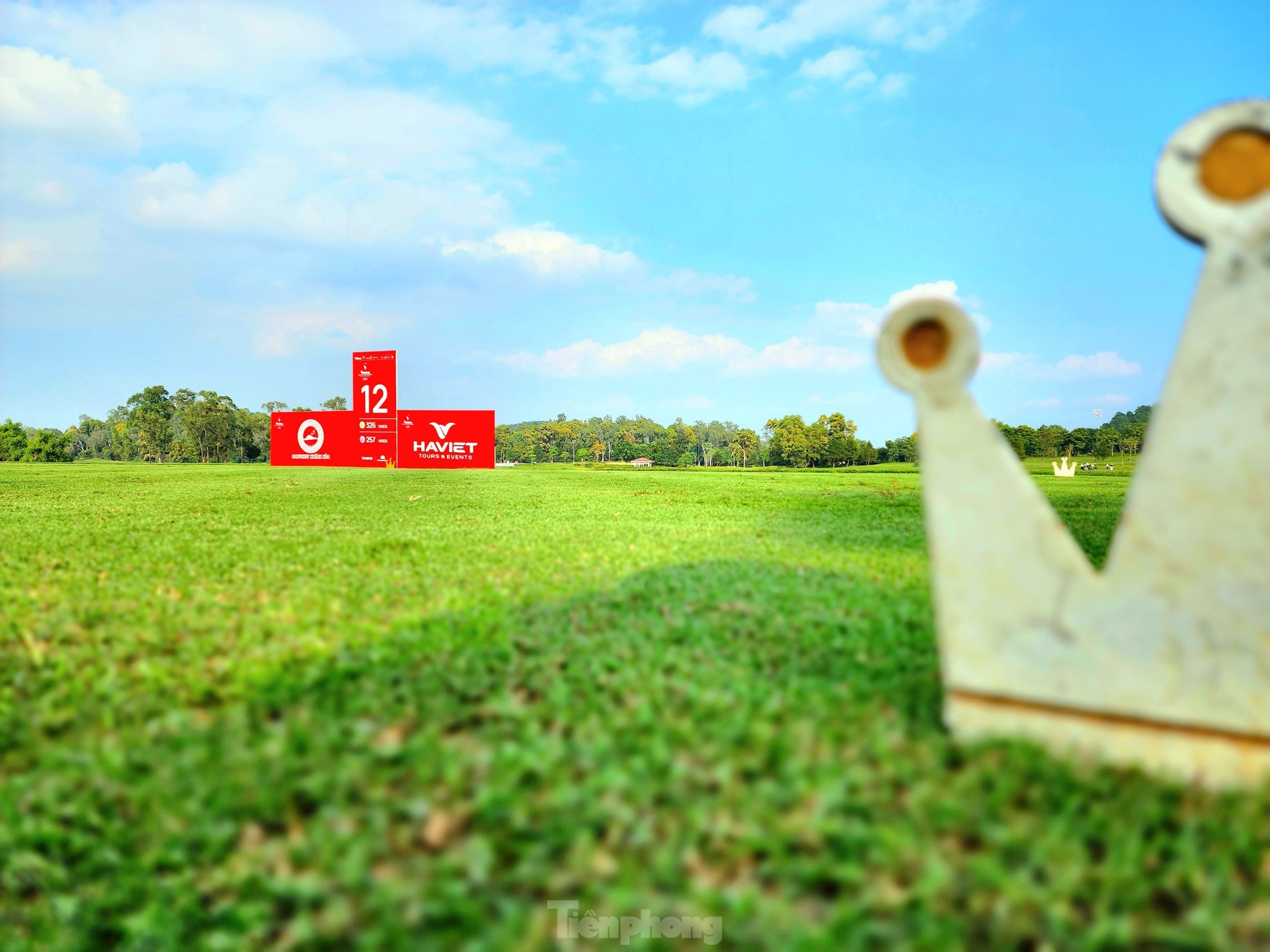 Khung cảnh mùa thu đẹp đến nao lòng của sân Kings Course trong mùa thứ 7 Tiền Phong Golf Championship 2023 ảnh 1