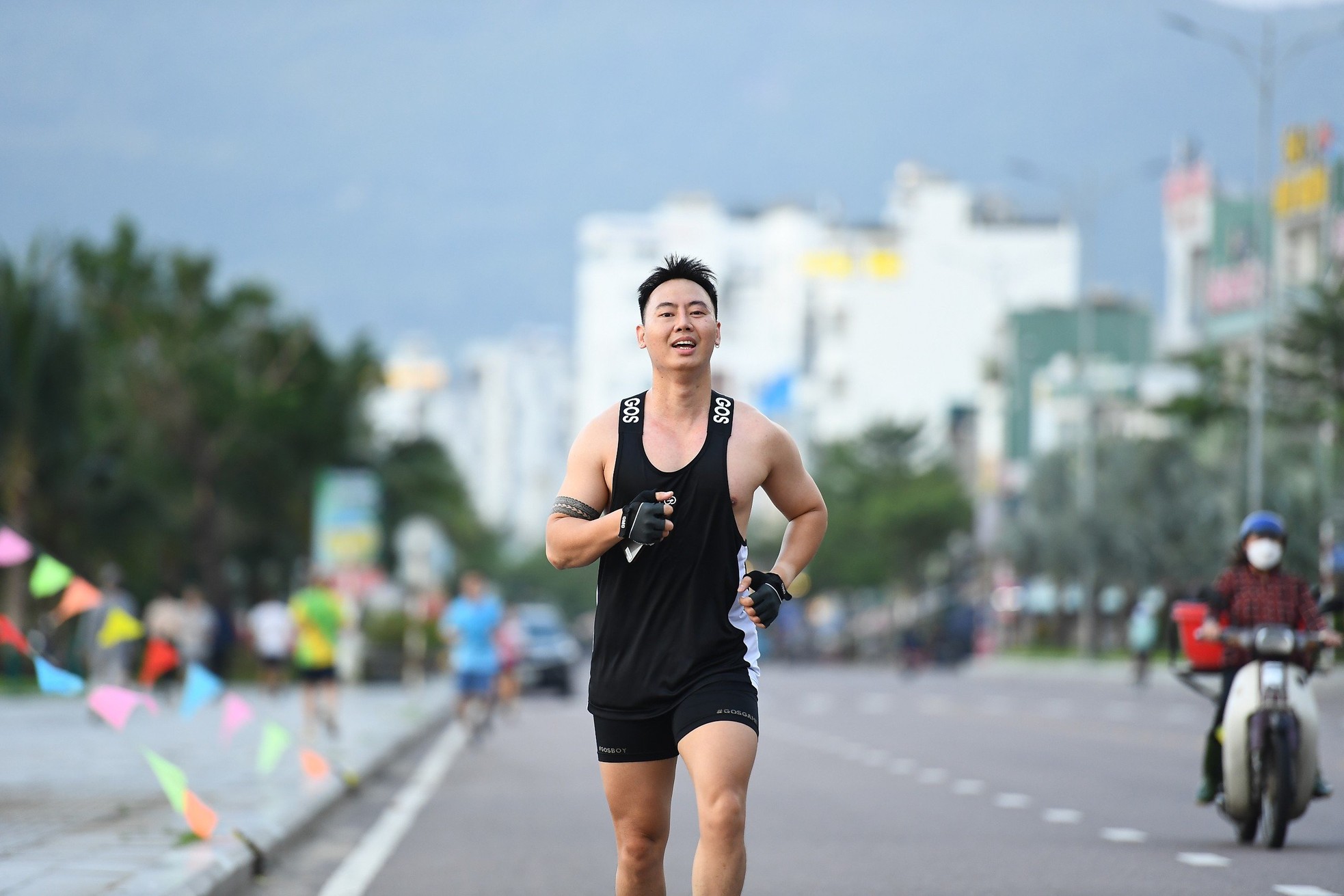 Gần 100 Tiền Phong Runner chinh phục cung đường biển Quy Nhơn, chào mừng 70 năm báo Tiền Phong xuất bản số đầu tiên ảnh 20