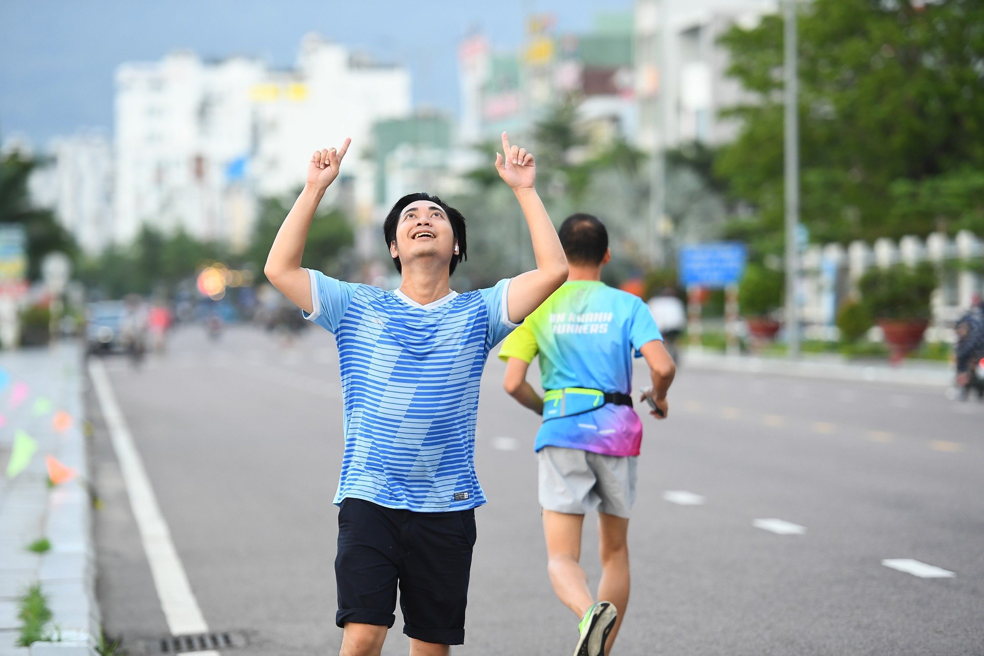 Gần 100 Tiền Phong Runner chinh phục cung đường biển Quy Nhơn, chào mừng 70 năm báo Tiền Phong xuất bản số đầu tiên ảnh 16