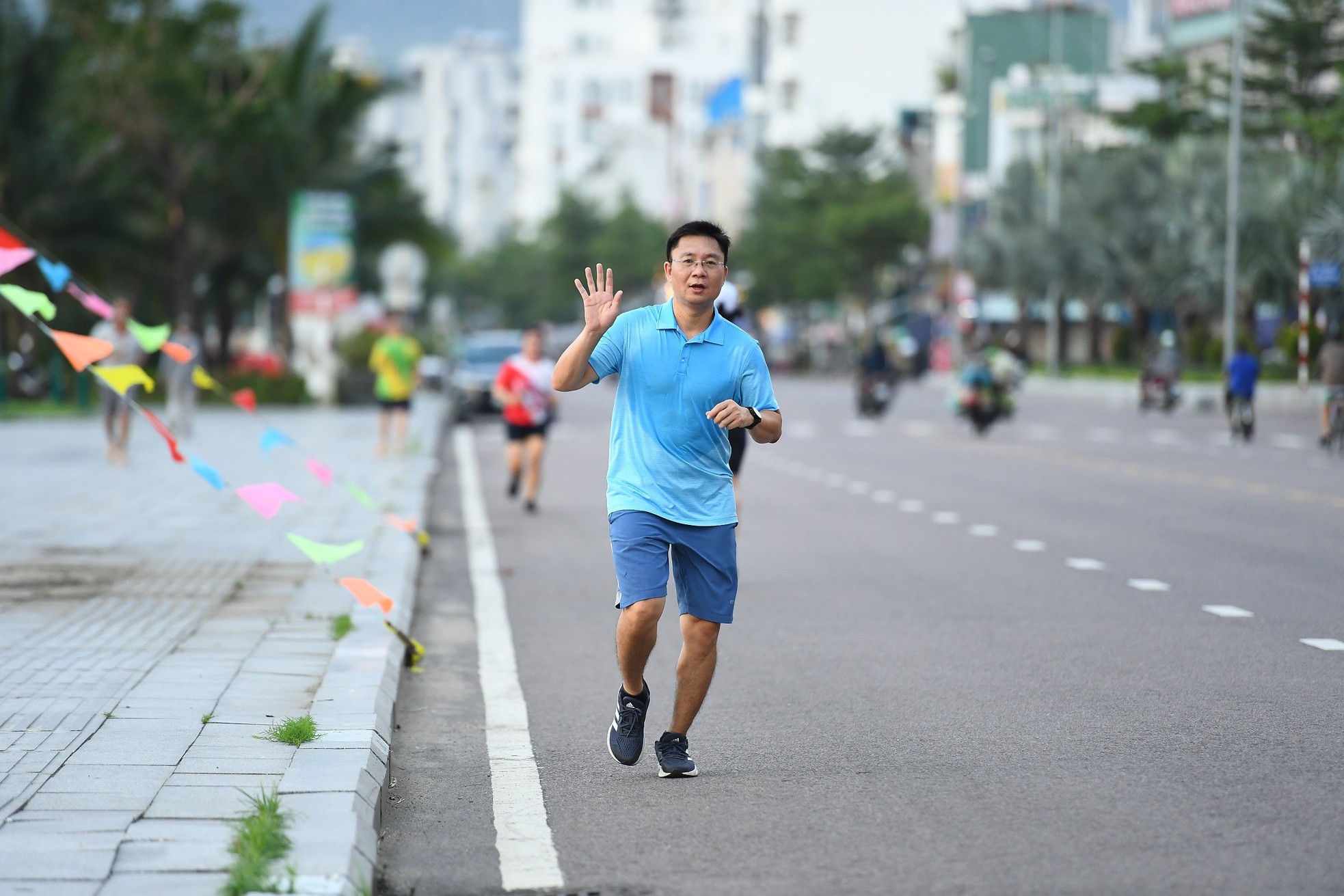 Gần 100 Tiền Phong Runner chinh phục cung đường biển Quy Nhơn, chào mừng 70 năm báo Tiền Phong xuất bản số đầu tiên ảnh 14