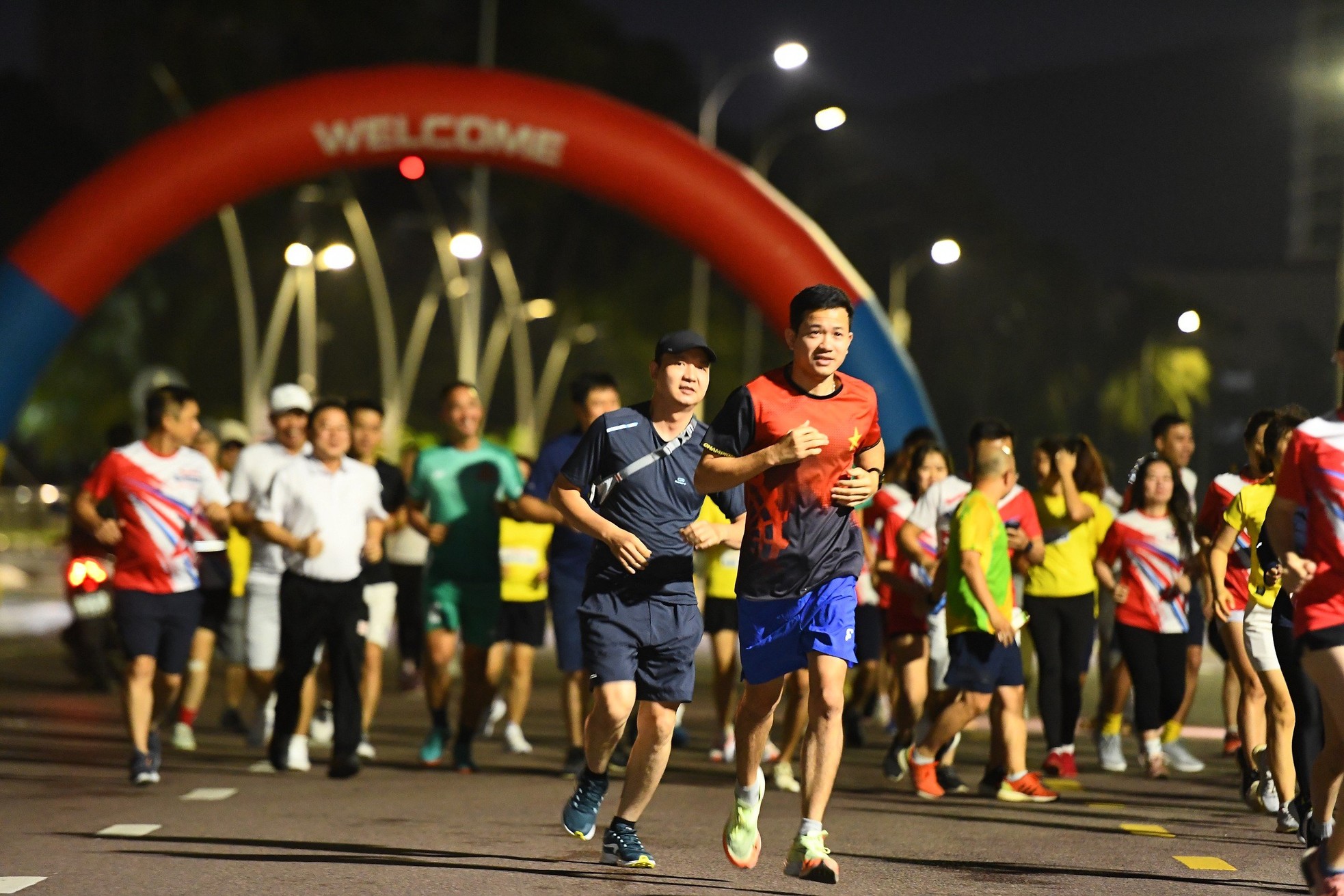 Gần 100 Tiền Phong Runner chinh phục cung đường biển Quy Nhơn, chào mừng 70 năm báo Tiền Phong xuất bản số đầu tiên ảnh 5