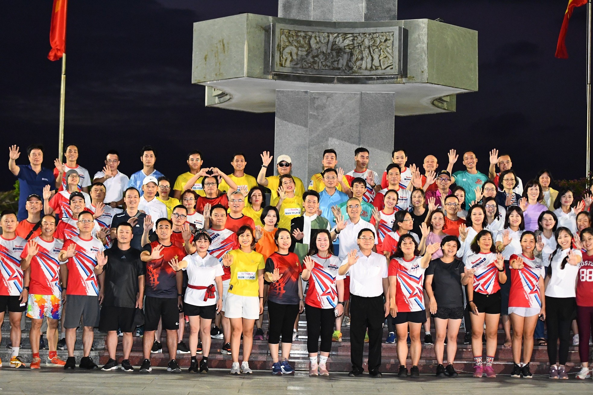 Gần 100 Tiền Phong Runner chinh phục cung đường biển Quy Nhơn, chào mừng 70 năm báo Tiền Phong xuất bản số đầu tiên ảnh 4