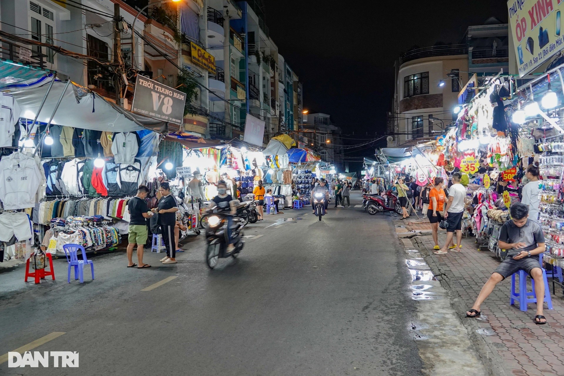 Chợ đêm thời trang giá rẻ tại TPHCM đìu hiu ảnh 10