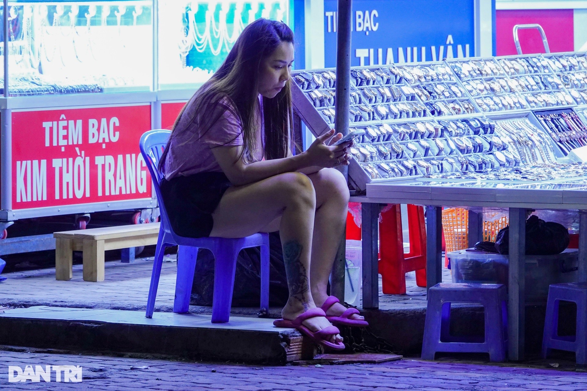 Chợ đêm thời trang giá rẻ tại TPHCM đìu hiu ảnh 7