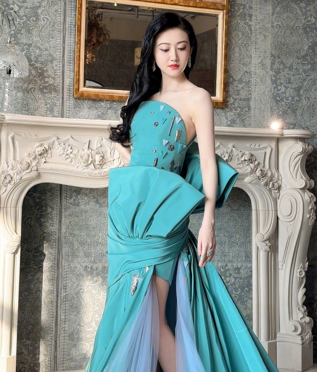Cuộc so kè váy áo, nhan sắc trên thảm đỏ của sao nữ ảnh 17