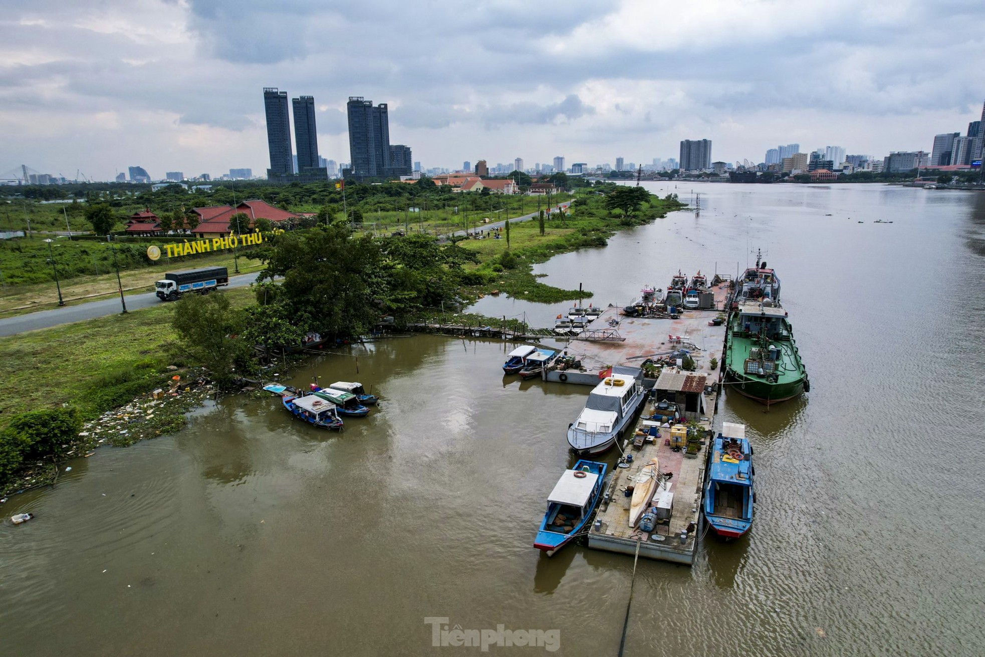 Cận cảnh điểm xem pháo hoa 'đỉnh' nhất tại TPHCM từ năm 2024 ảnh 5