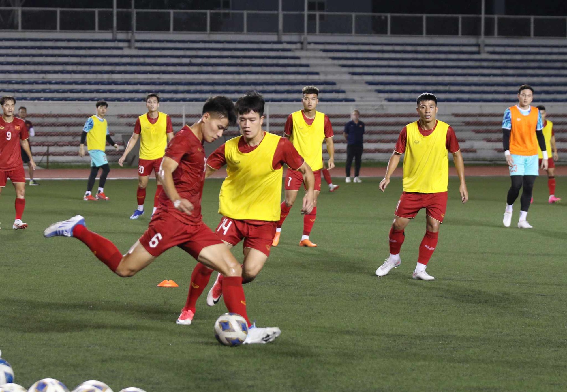 Chủ nhà Philippines ưu ái, tuyển Việt Nam lao vào tập luyện trước vòng loại World Cup 2026 ảnh 11