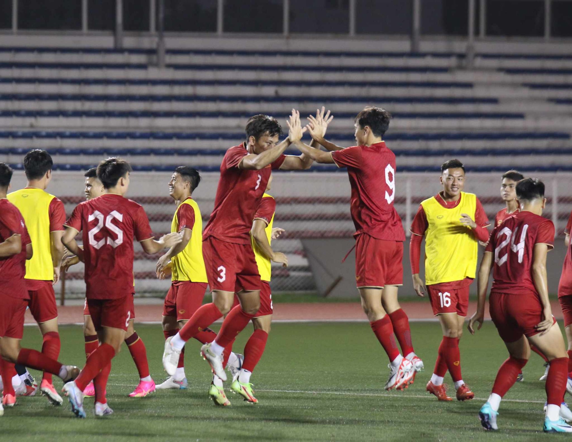 Chủ nhà Philippines ưu ái, tuyển Việt Nam lao vào tập luyện trước vòng loại World Cup 2026 ảnh 5