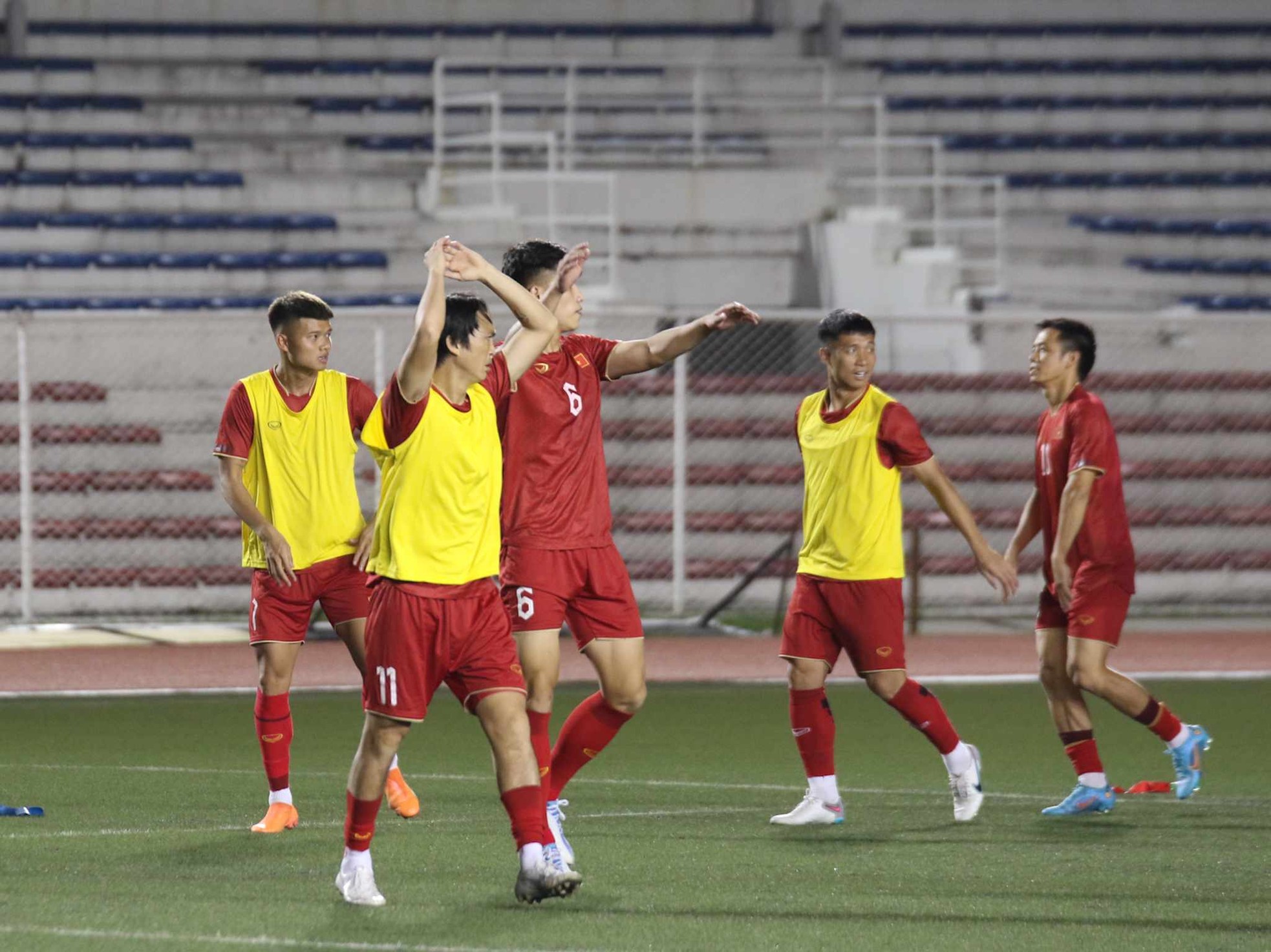 Chủ nhà Philippines ưu ái, tuyển Việt Nam lao vào tập luyện trước vòng loại World Cup 2026 ảnh 7