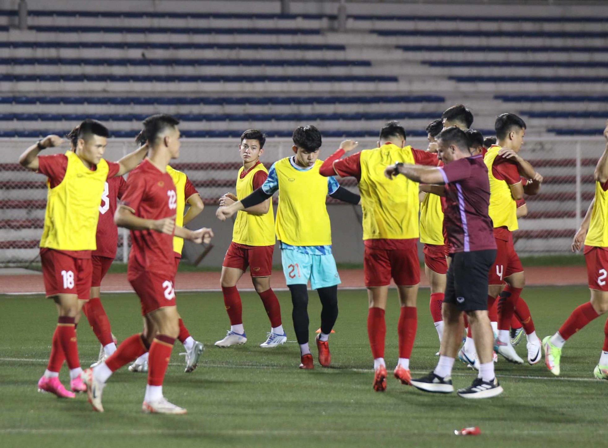Chủ nhà Philippines ưu ái, tuyển Việt Nam lao vào tập luyện trước vòng loại World Cup 2026 ảnh 8