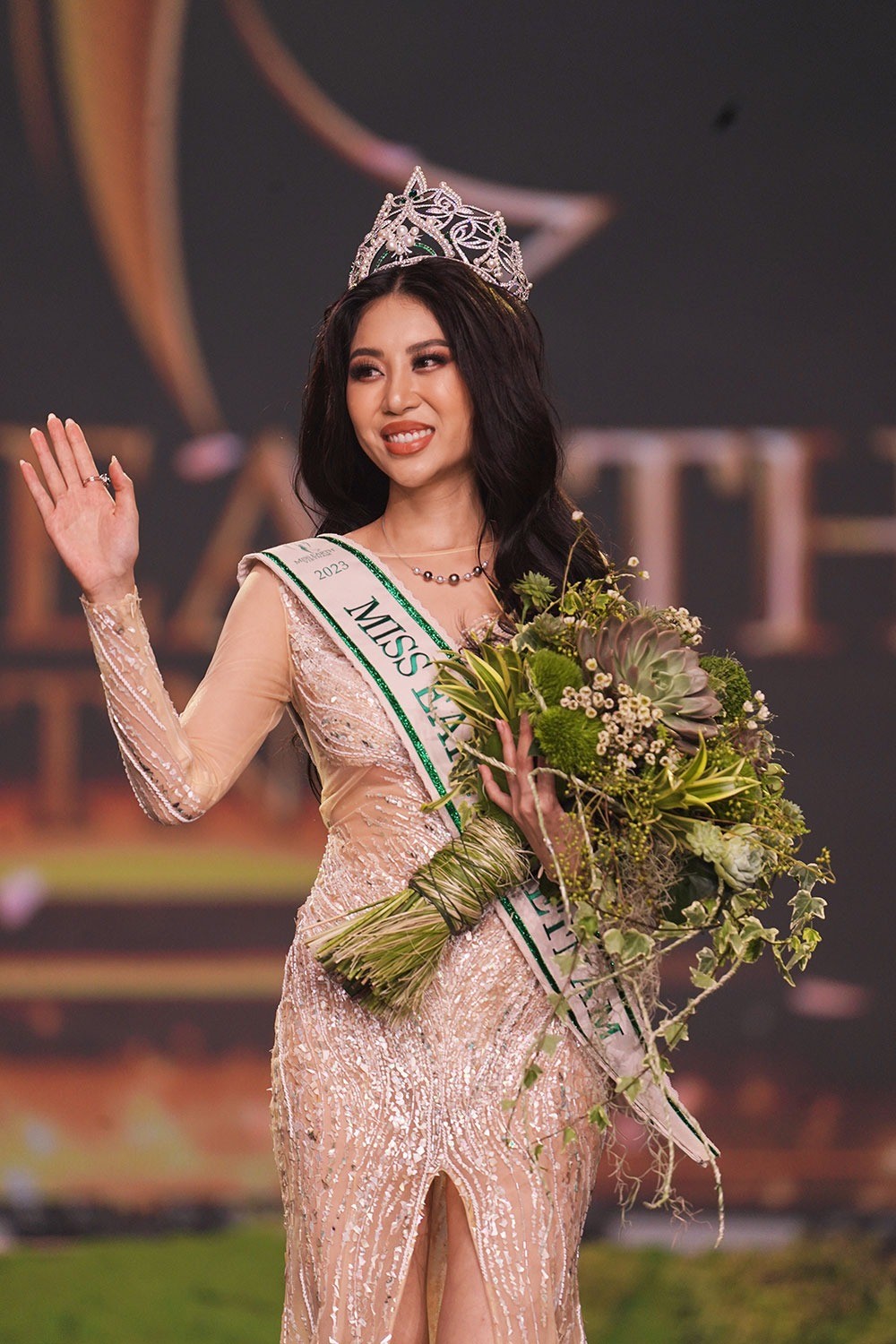 Trương Ngọc Ánh: 'Tôi kỳ vọng người khác đăng quang Hoa hậu Trái Đất Việt Nam cơ' ảnh 2