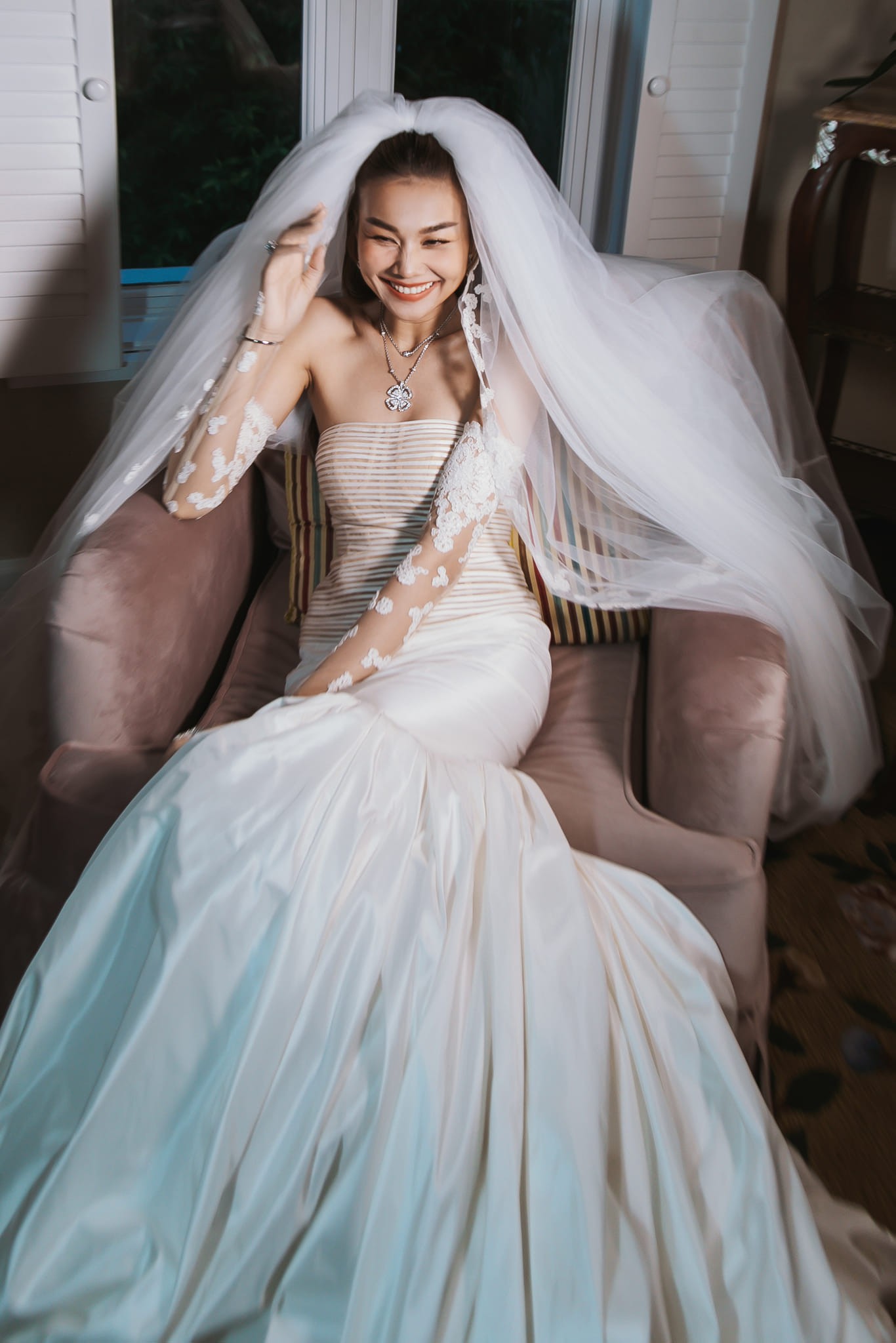 Giới showbiz đăng ảnh cưới Thanh Hằng ảnh 11