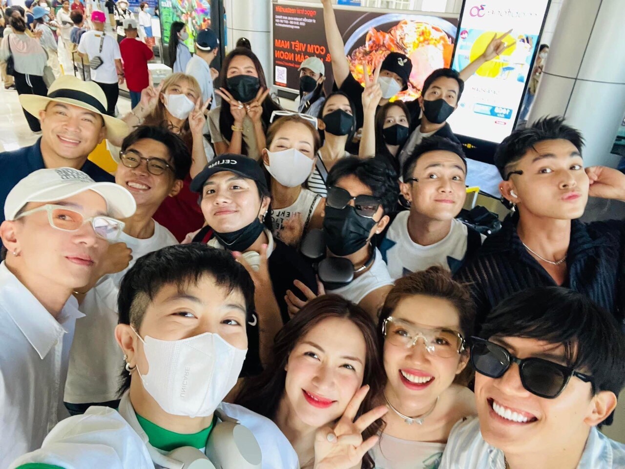 Dàn sao Việt đổ bộ Khánh Hòa ăn cưới Puka và Gin Tuấn Kiệt ảnh 2
