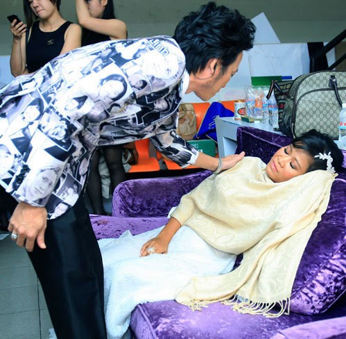 Ca sĩ Thái Trân - con nuôi Hoài Linh - 13 năm chiến đấu với bạo bệnh, mất ở tuổi 43 ảnh 4
