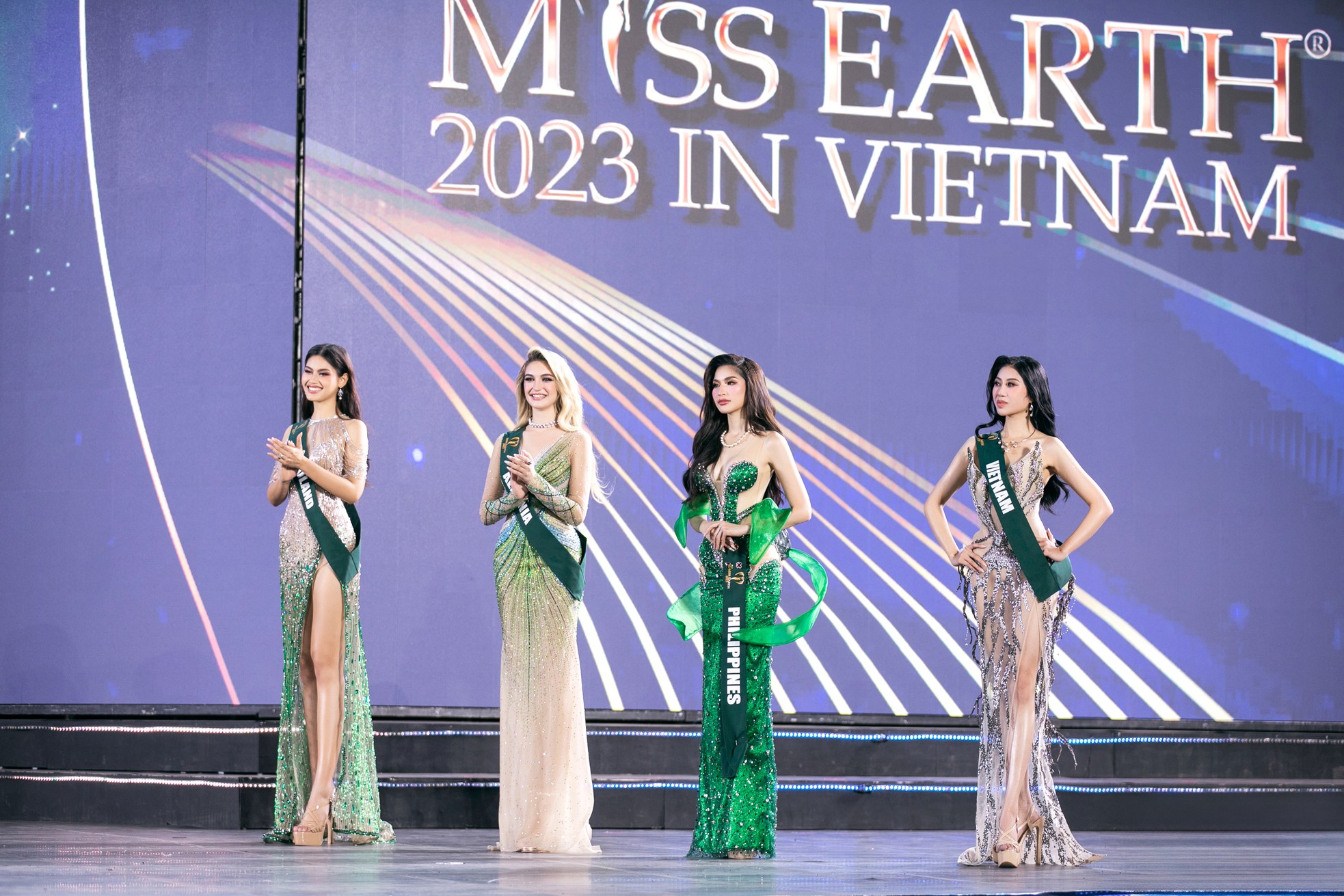 Biểu cảm không tin nổi của Đỗ Thị Lan Anh khi được gọi tên vào Top 4 Hoa hậu Trái Đất ảnh 16