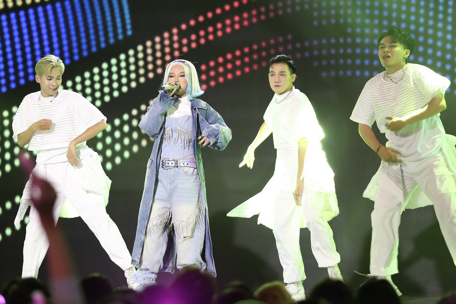 Giám khảo Vietnam Idol cứu cô gái hát yếu ảnh 7