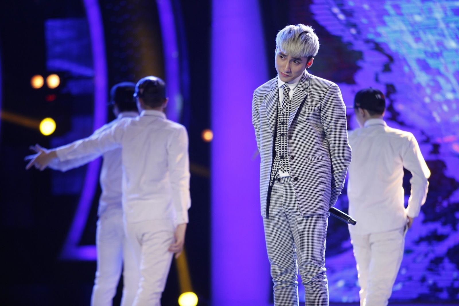 Sơn Tùng M-TP làm lu mờ thí sinh Vietnam Idol ảnh 2