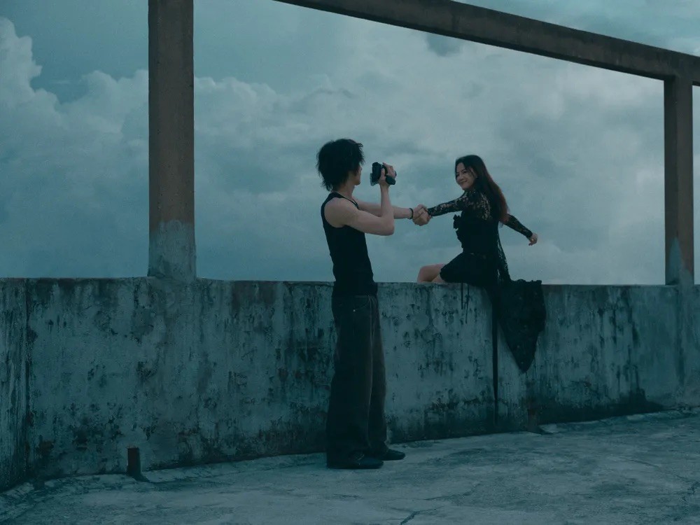 Ca sĩ Hà Nhi 'đau đớn và vật vã khi yêu' ảnh 2