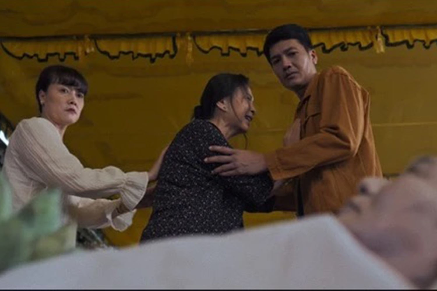 Phim kinh dị có nghệ sĩ Vân Dung: Nội dung cũ, hình ảnh tệ ảnh 6