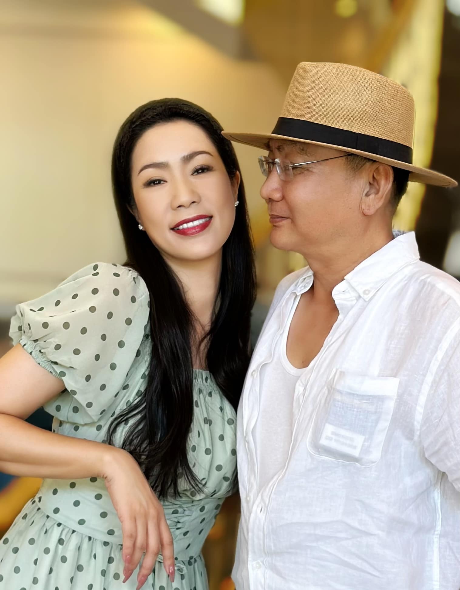 Á hậu Việt Nam đầu tiên được phong Nghệ sĩ Nhân dân ảnh 8