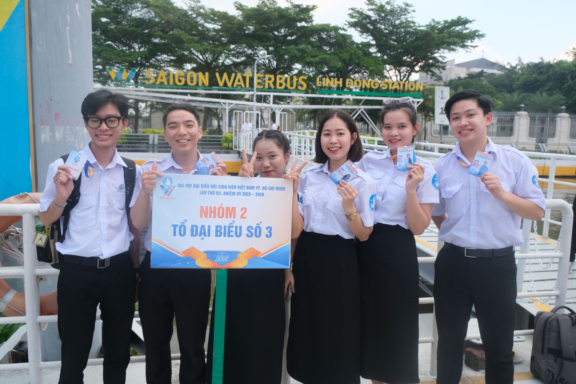 Hàng trăm đại biểu Hội Sinh viên Việt Nam trải nghiệm tàu Metro số 1 Bến Thành - Suối Tiên ảnh 3