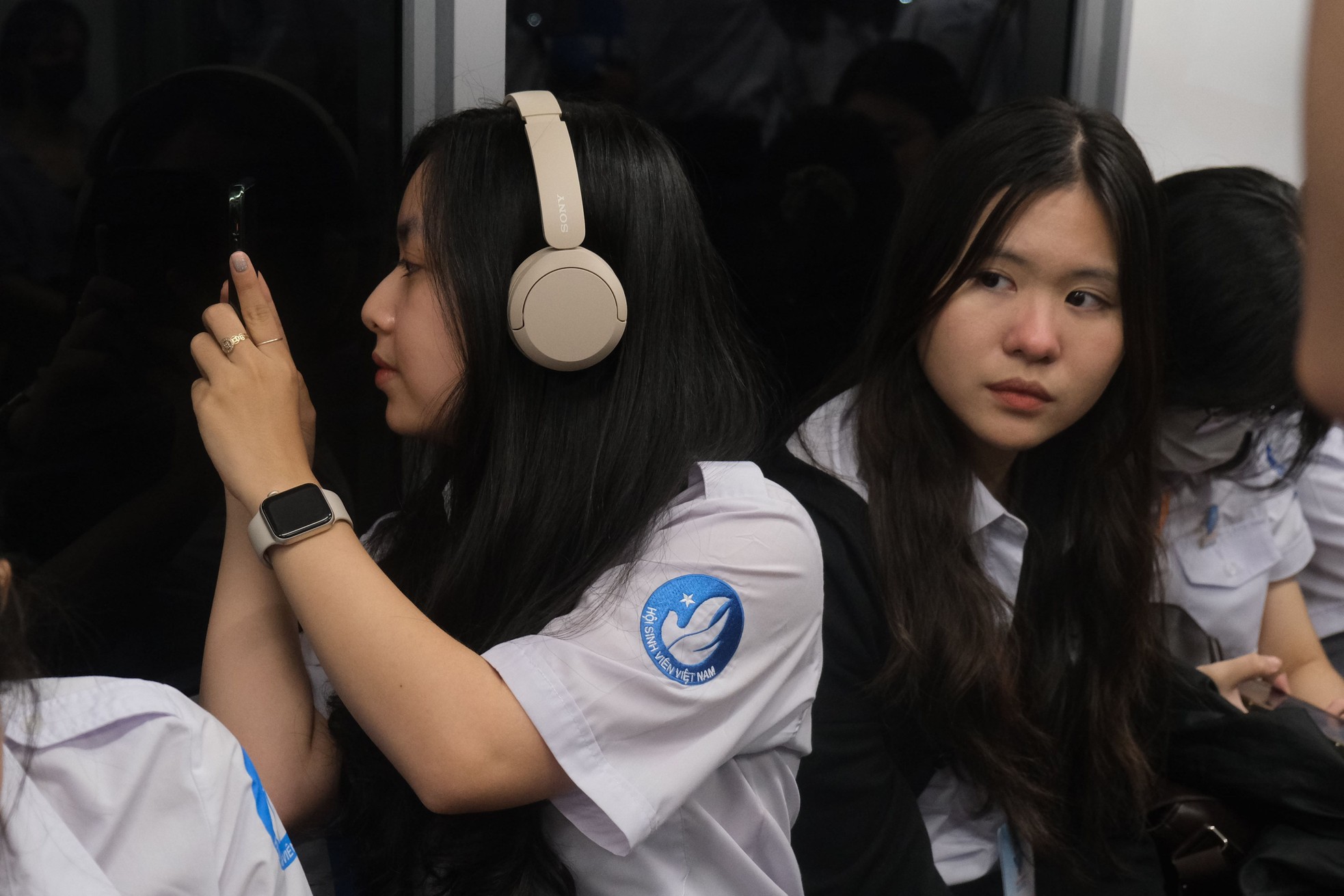 Hàng trăm đại biểu Hội Sinh viên Việt Nam trải nghiệm tàu Metro số 1 Bến Thành - Suối Tiên ảnh 12