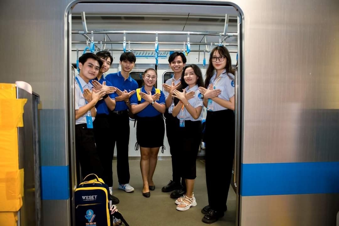 Hàng trăm đại biểu Hội Sinh viên Việt Nam trải nghiệm tàu Metro số 1 Bến Thành - Suối Tiên ảnh 13