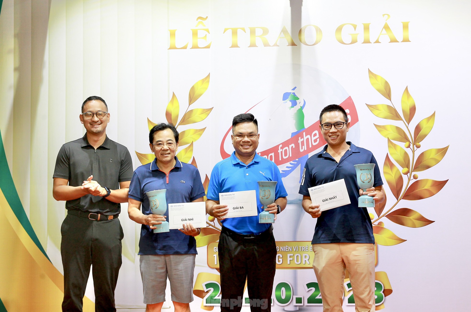 Trao giải cho các golfer xuất sắc của Giải golf Swing for the Kids lần thứ 16 ảnh 7