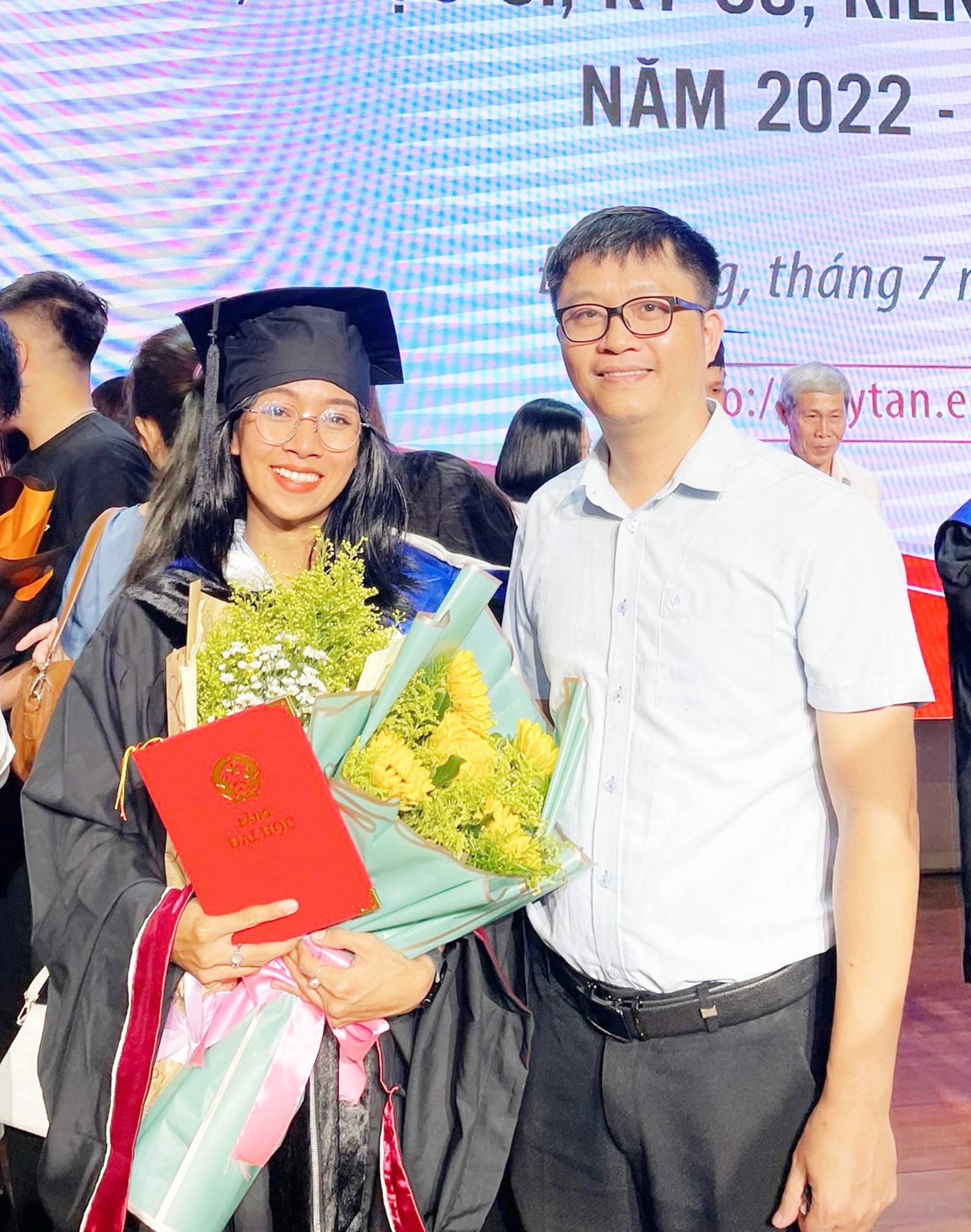 Nghiên cứu nấm quý, sinh viên Duy Tân tốt nghiệp với bài báo Q1 cùng 'Poster Xuất sắc' tại Hội nghị về Nấm ảnh 3