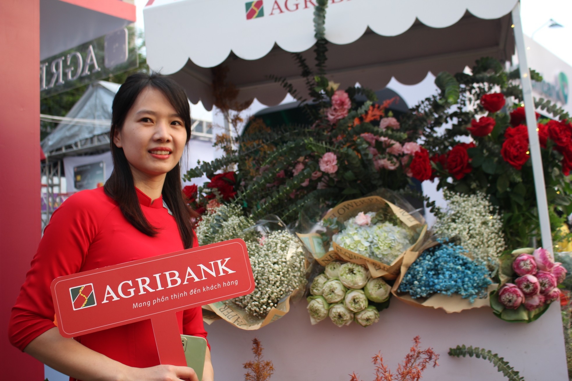 Độc lạ các kiểu check-in tại gian hàng Ngày Thẻ Việt Nam ảnh 21