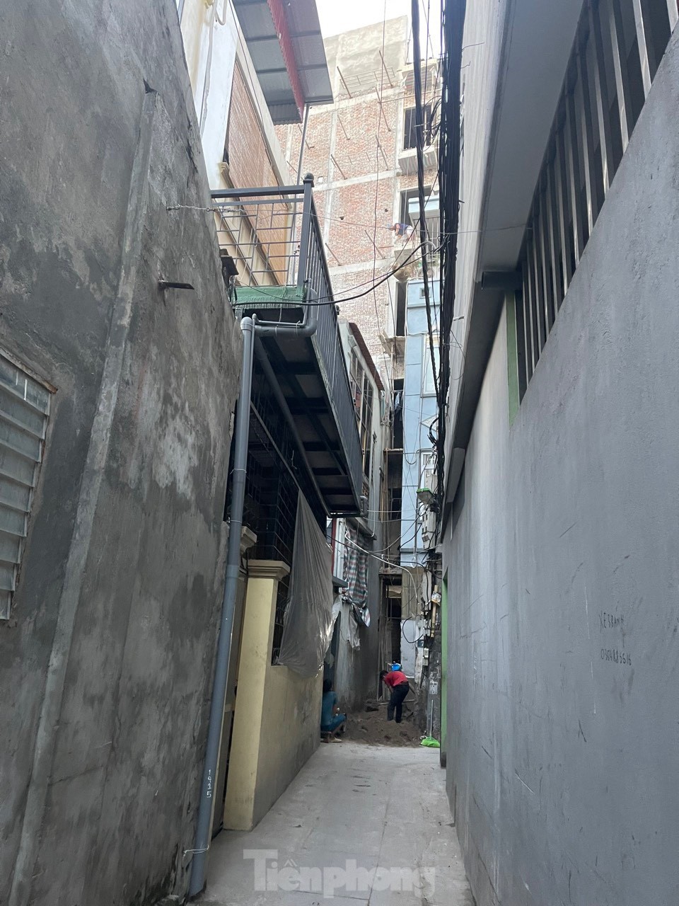'Đại công trường' chung cư mini cấp tập xây dựng cả ngày lẫn đêm sau vụ cháy ảnh 17
