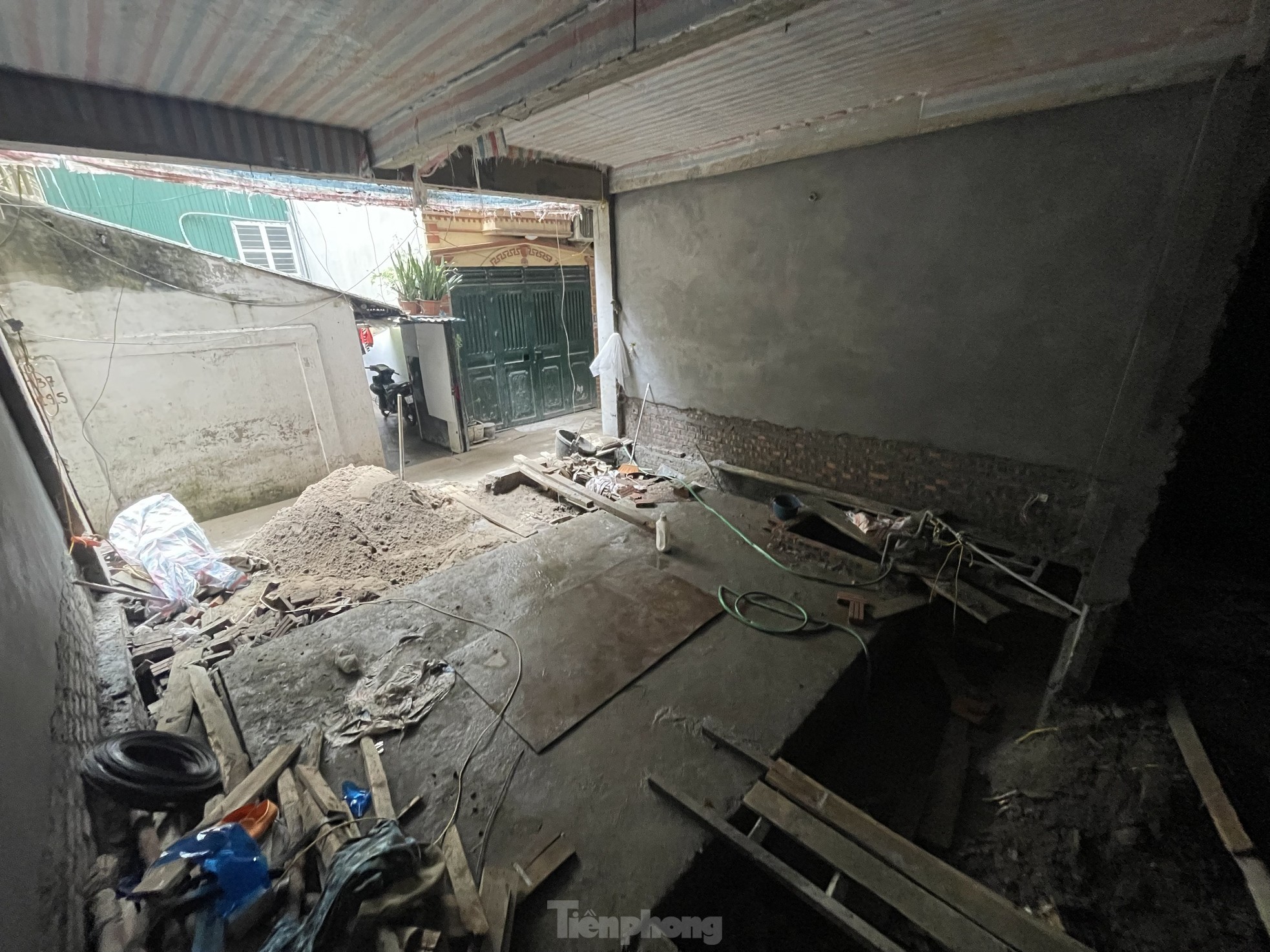 'Đại công trường' chung cư mini cấp tập xây dựng cả ngày lẫn đêm sau vụ cháy ảnh 14