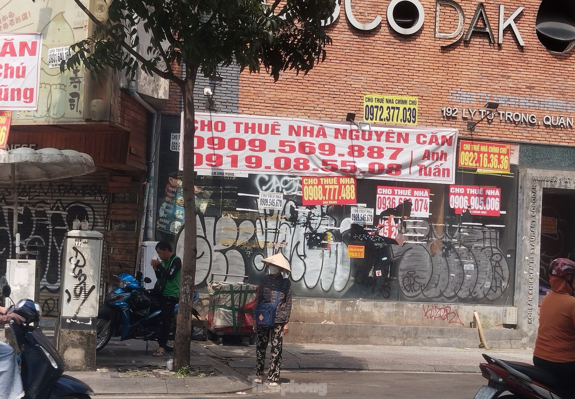 Hết thời ‘đẻ trứng vàng’, nhà mặt phố thi nhau rao bán ảnh 4