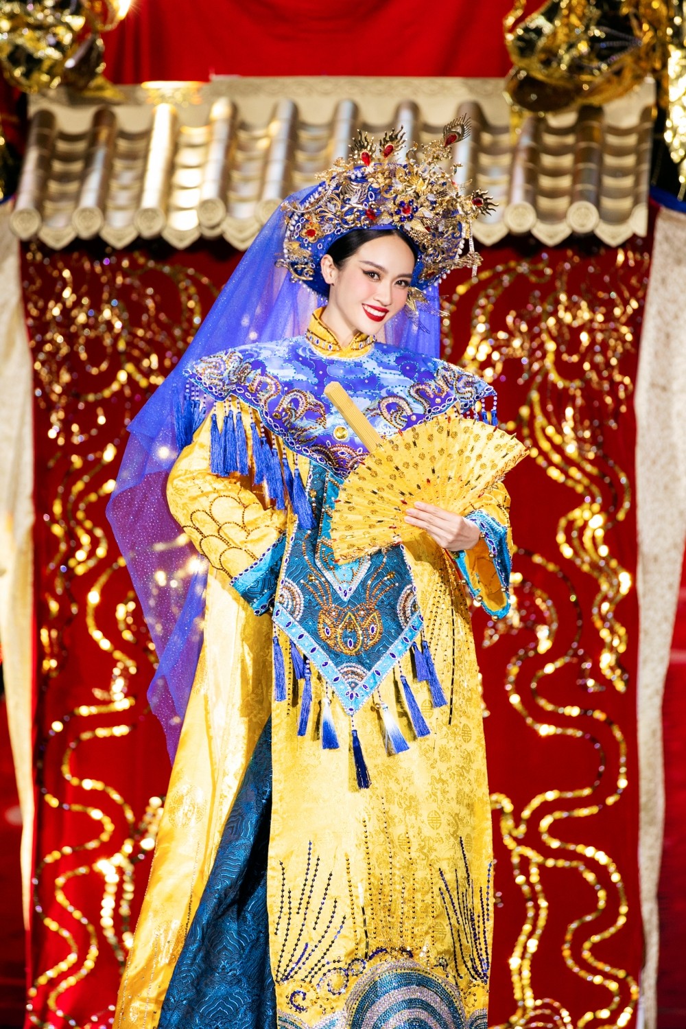 Trang phục Dân tộc độc đáo, mang cảm hứng về tương lai tại Miss Cosmo Vietnam 2023 ảnh 3