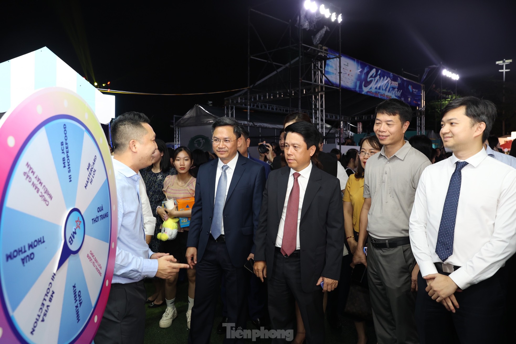 Đại biểu trải nghiệm tại gian hàng Ngày thẻ Việt Nam 2023 - Sóng Festival ảnh 6